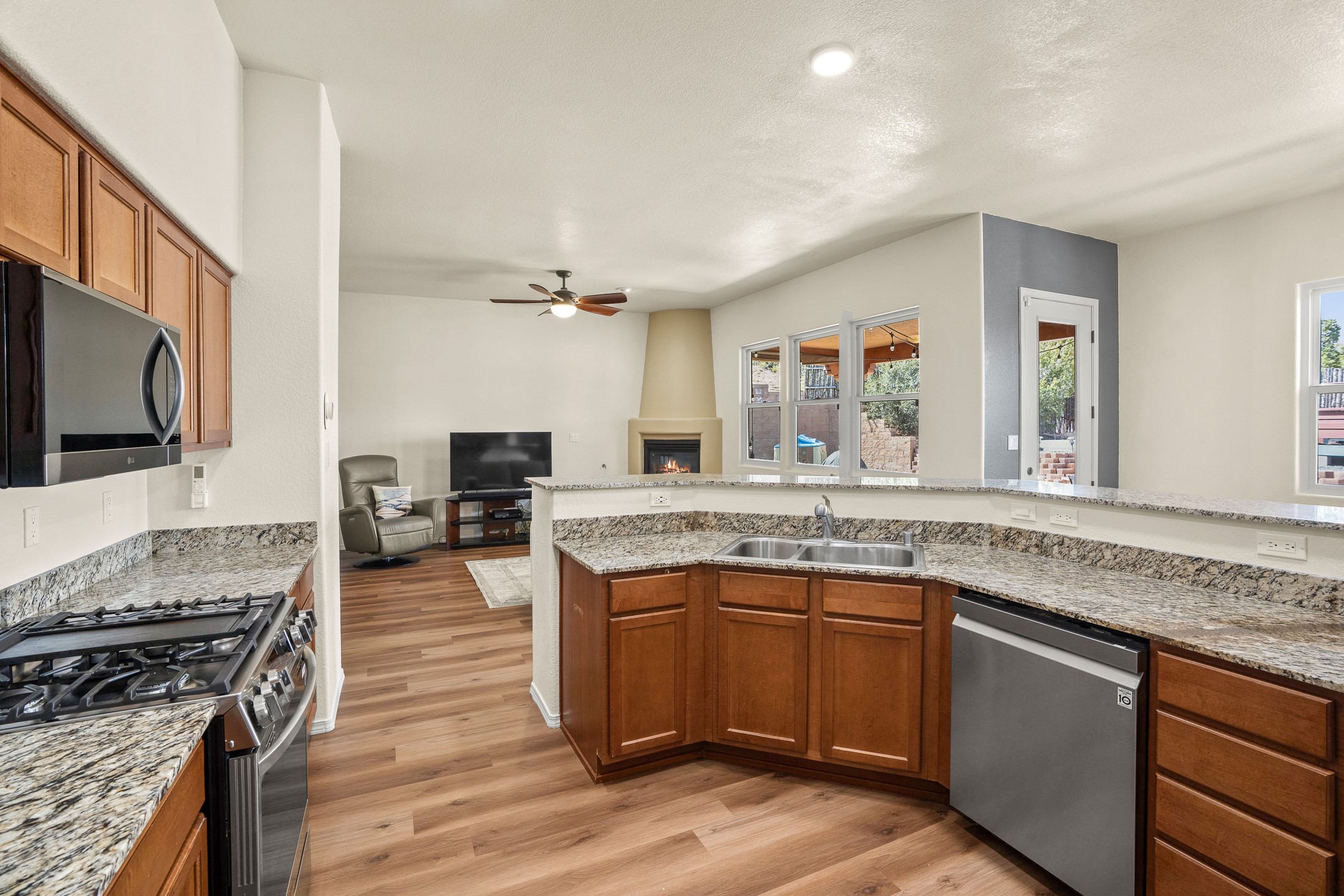 1633 Placita De Luna, Santa Fe, New Mexico image 10