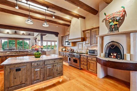 35 Wildhorse Santa Fe NM 87506