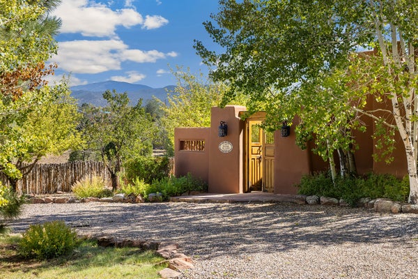 12 E TRAVIESA DE CAMILO, SANTA FE, NM 87508 - Image 1eec48dee6841f5c0e55cd73172a287e/1678952152