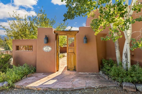 Tiny photo for 12 Traviesa De Camilo E, Santa Fe, NM 87508 (MLS # 202604116)