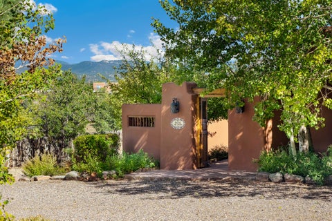 Tiny photo for 12 Traviesa De Camilo E, Santa Fe, NM 87508 (MLS # 202604116)