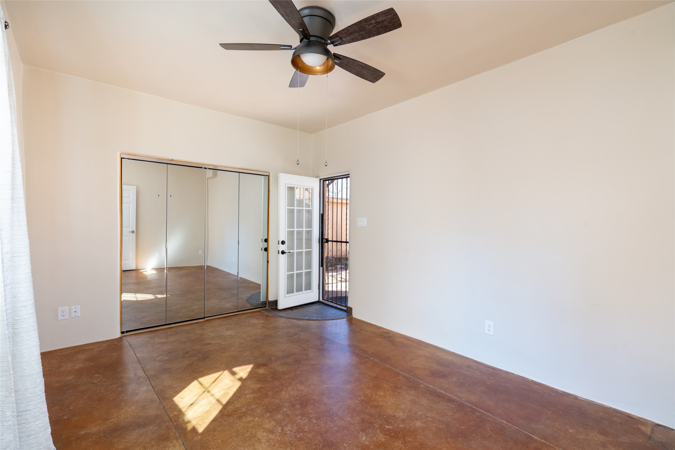 656 Old Santa Fe Trail Trl, Santa Fe, New Mexico image 21