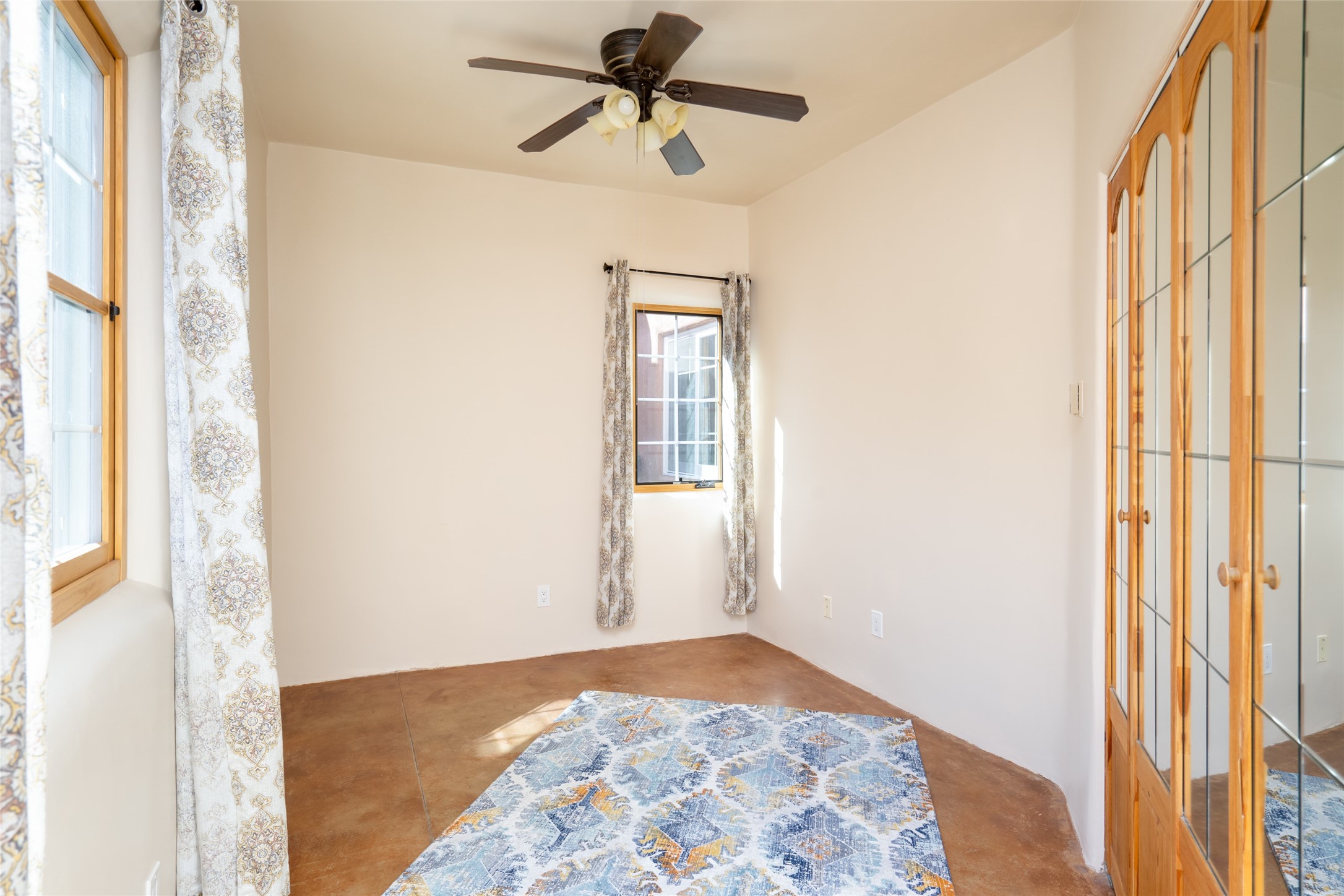 656 Old Santa Fe Trail Trl, Santa Fe, New Mexico image 13
