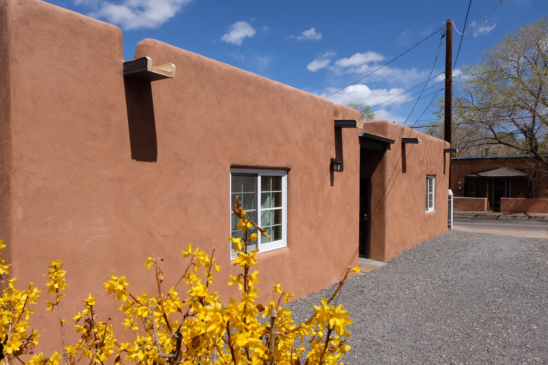 656 Old Santa Fe Trail Trl, Santa Fe, New Mexico image 4