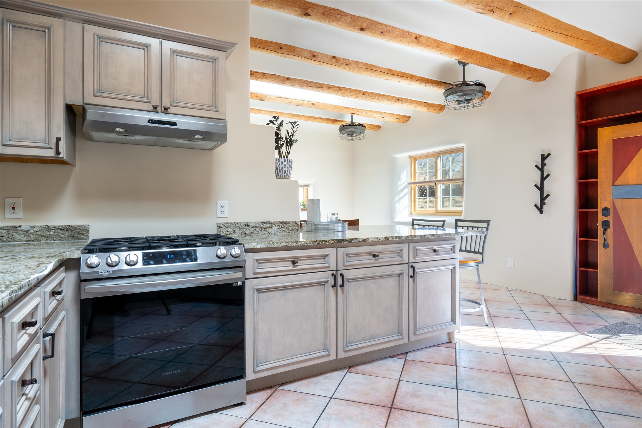 656 Old Santa Fe Trail Trl, Santa Fe, New Mexico image 8