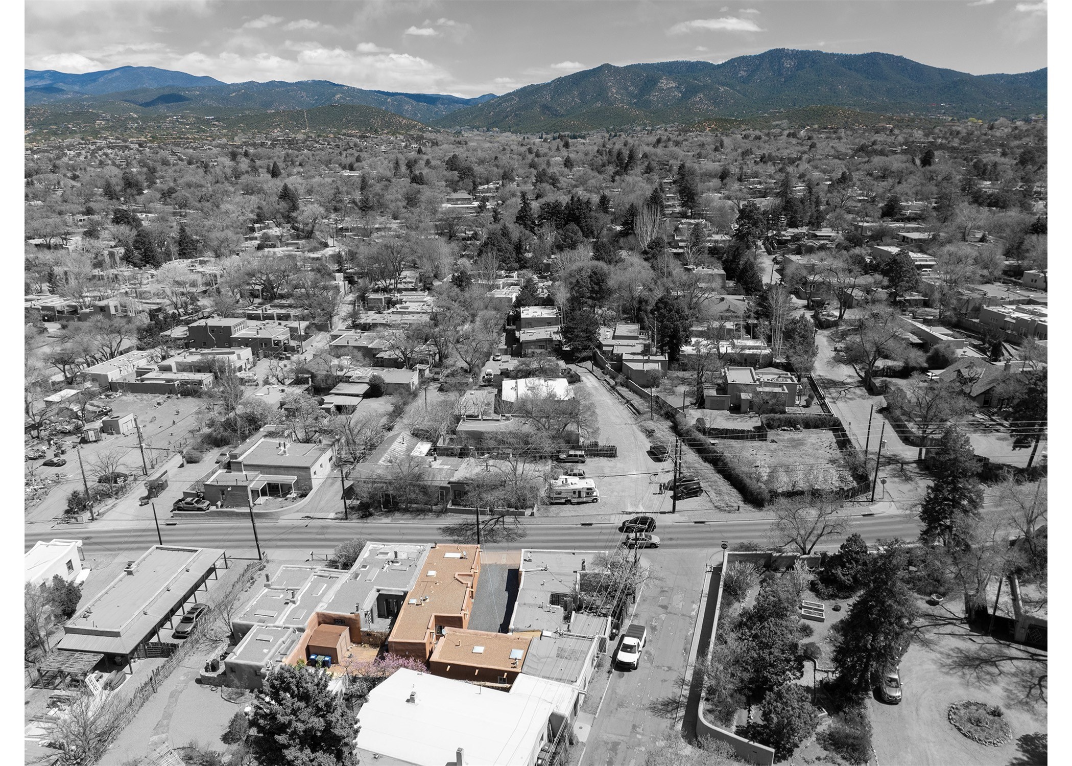 656 Old Santa Fe Trail Trl, Santa Fe, New Mexico image 1