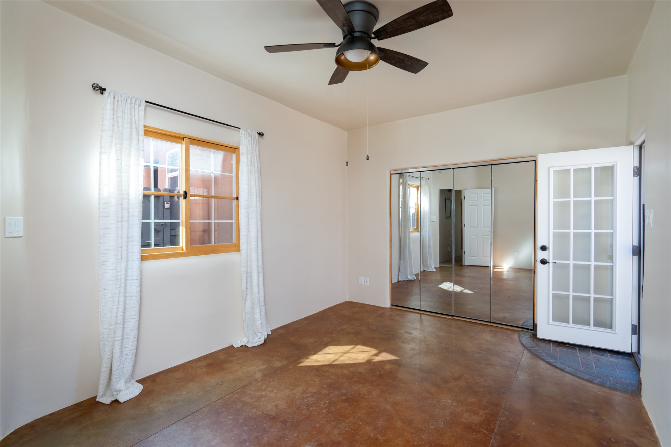 656 Old Santa Fe Trail Trl, Santa Fe, New Mexico image 22