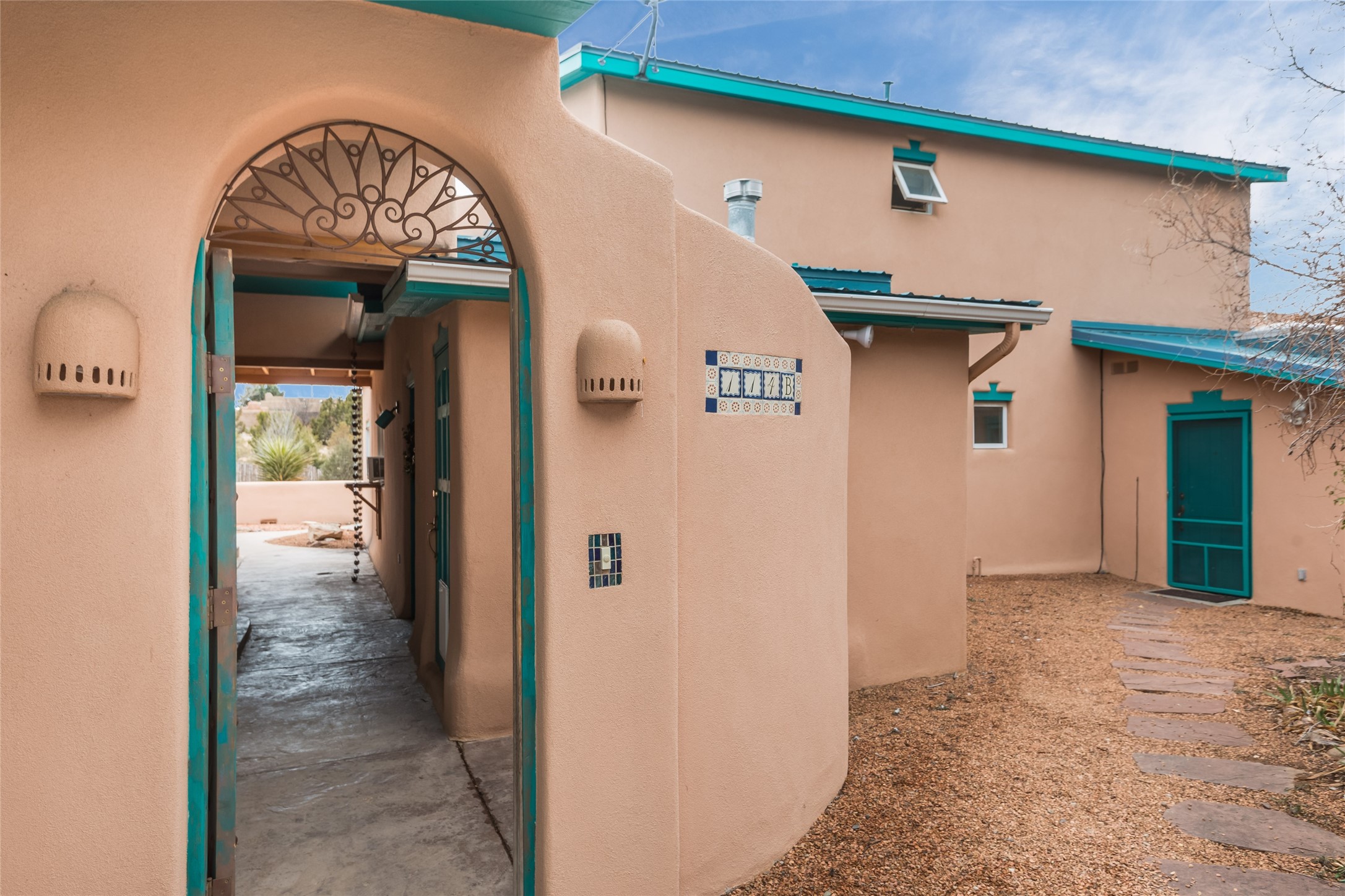 114 B Valencia Road, Santa Fe, New Mexico image 2