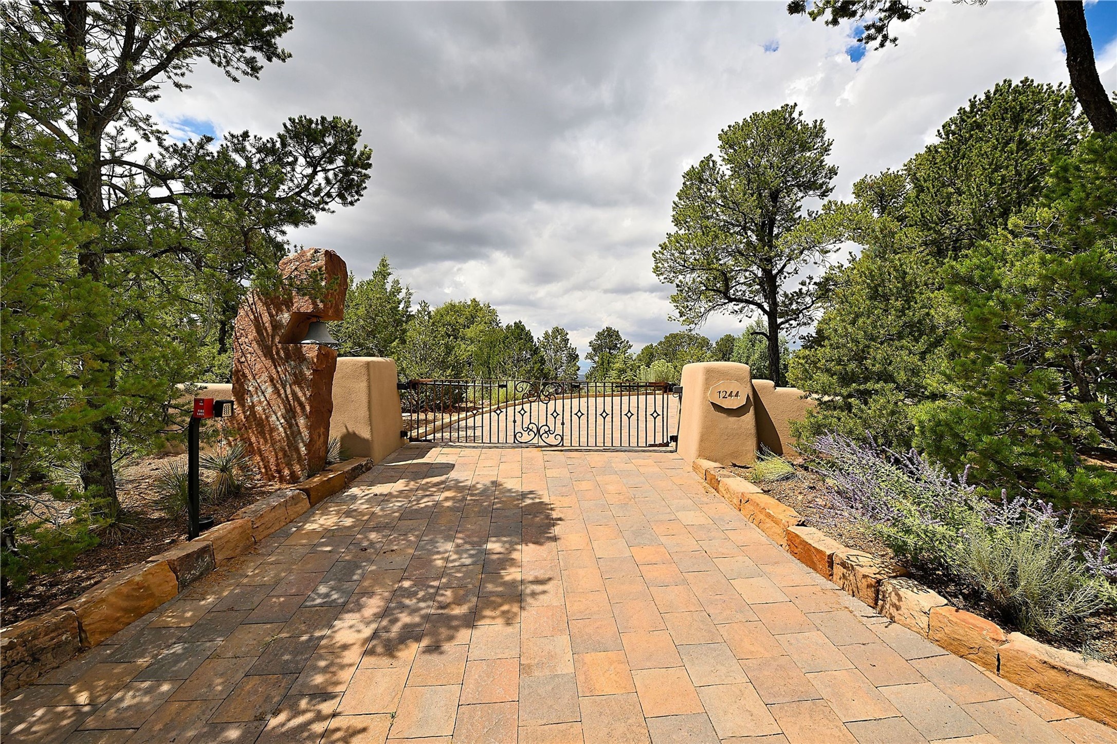 1244 N Summit
