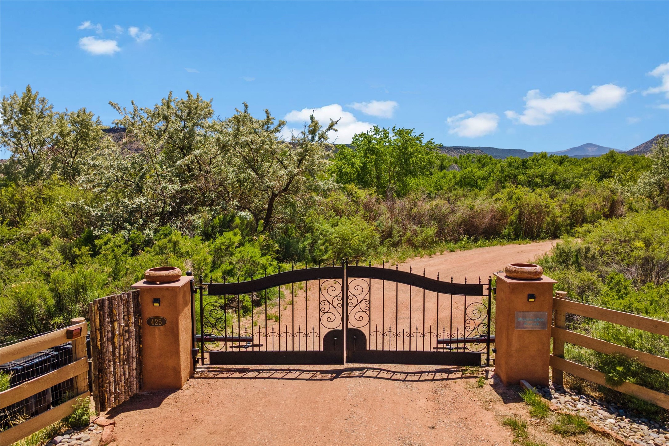 425 County Road 155, Abiquiu, New Mexico image 2