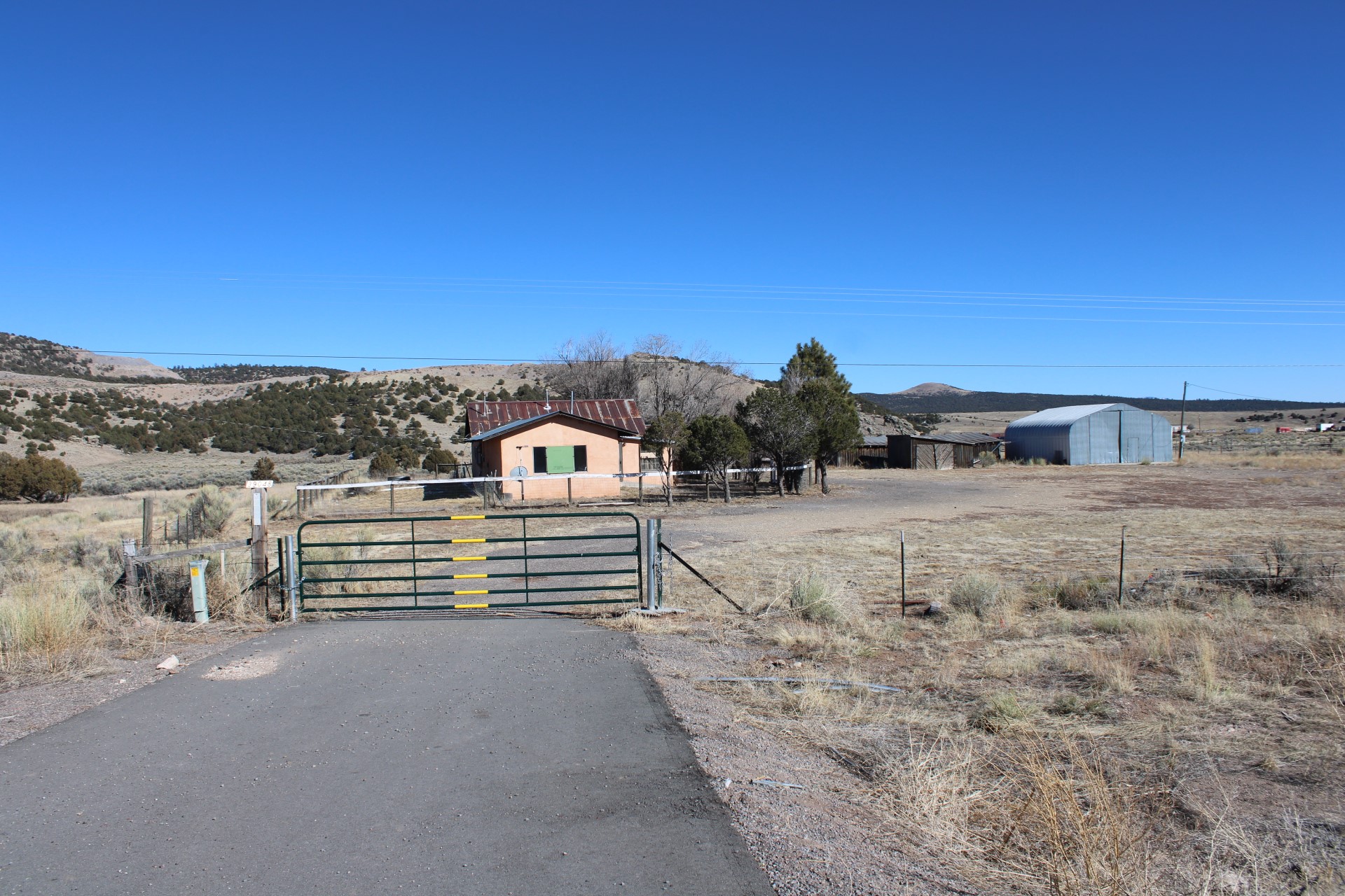 39048 Us Highway 285, Tres Piedras, New Mexico image 1