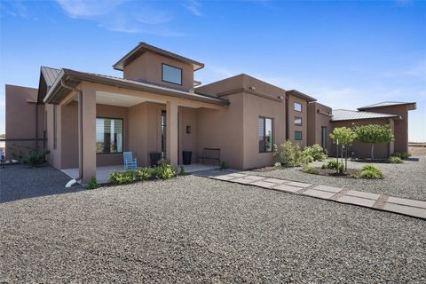 Photo of 10 E Serena LN, Santa Fe, NM 87508 (MLS # 202602077)