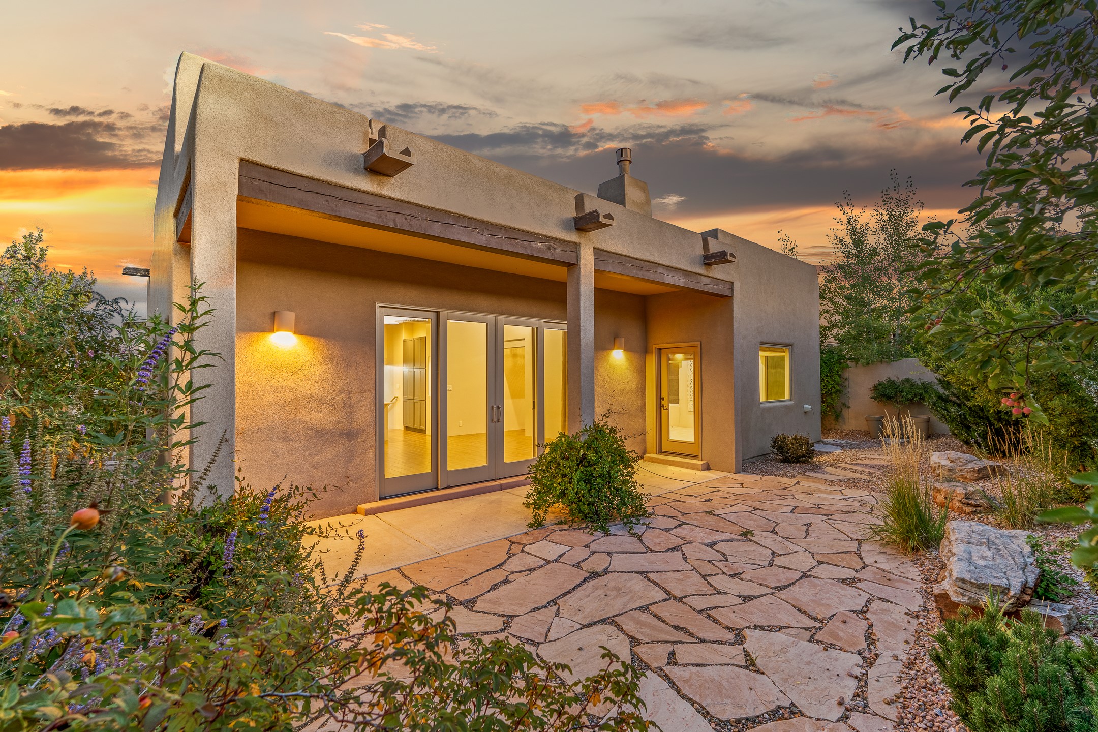 Santa Fe, New Mexico 87506, United States, 3 Bedrooms Bedrooms, ,3 BathroomsBathrooms,Residential,Active,218170