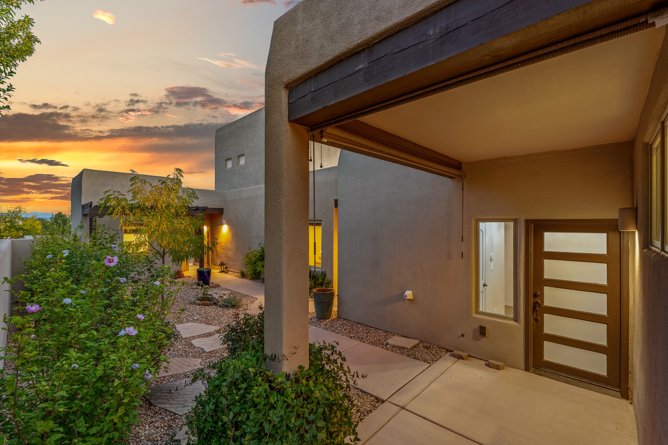 Santa Fe, New Mexico 87506, United States, 3 Bedrooms Bedrooms, ,3 BathroomsBathrooms,Residential,Active,218170