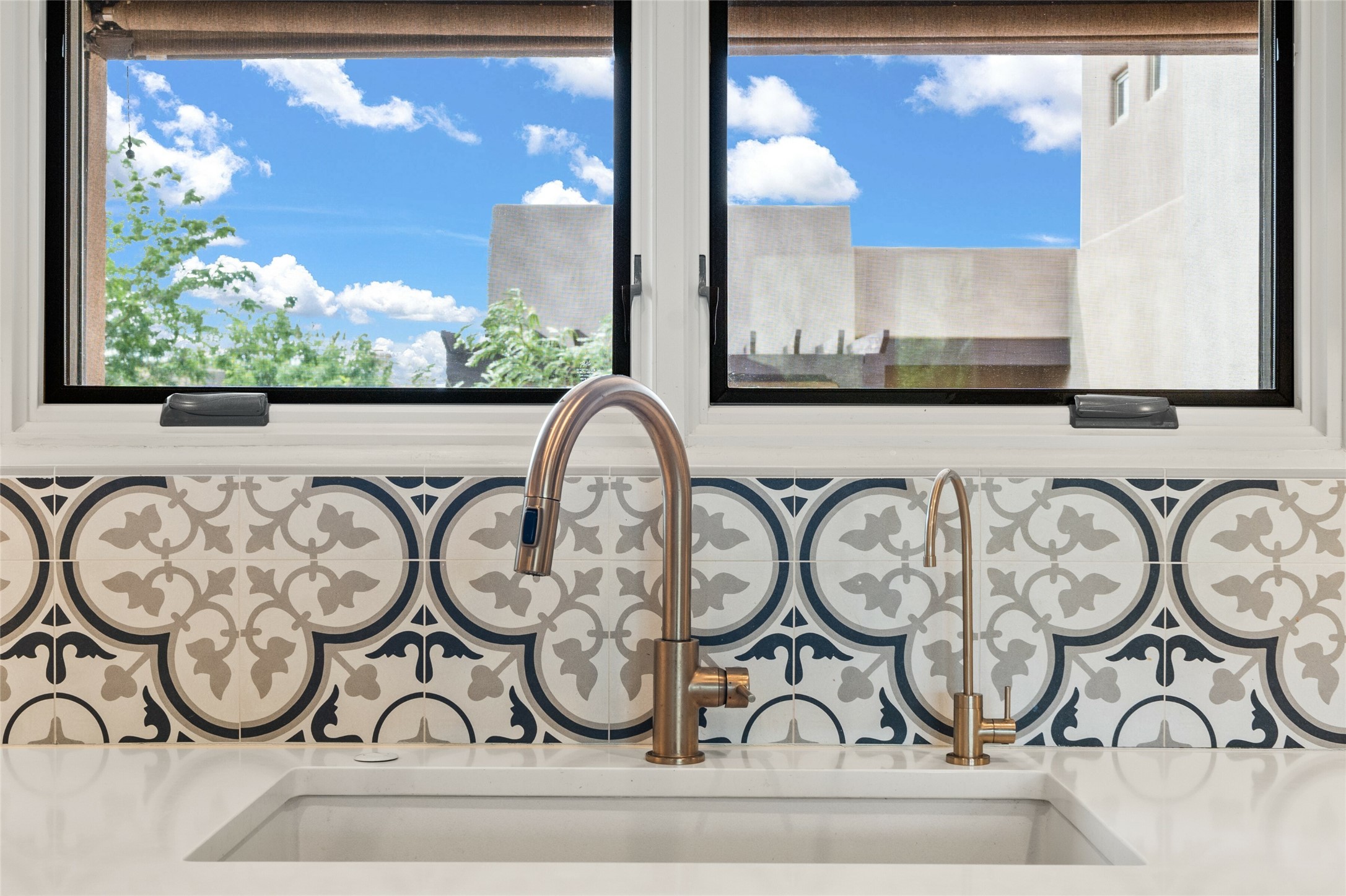 Santa Fe, New Mexico 87506, United States, 3 Bedrooms Bedrooms, ,3 BathroomsBathrooms,Residential,Active,218170