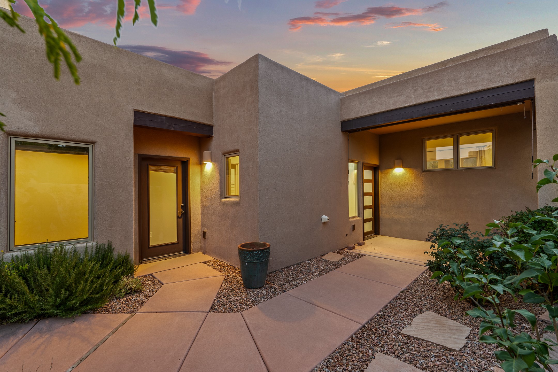 Santa Fe, New Mexico 87506, United States, 3 Bedrooms Bedrooms, ,3 BathroomsBathrooms,Residential,Active,218170
