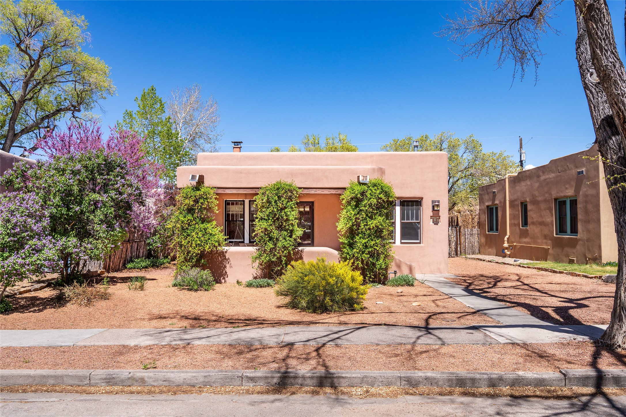 237 Anita Place, Santa Fe, New Mexico image 1