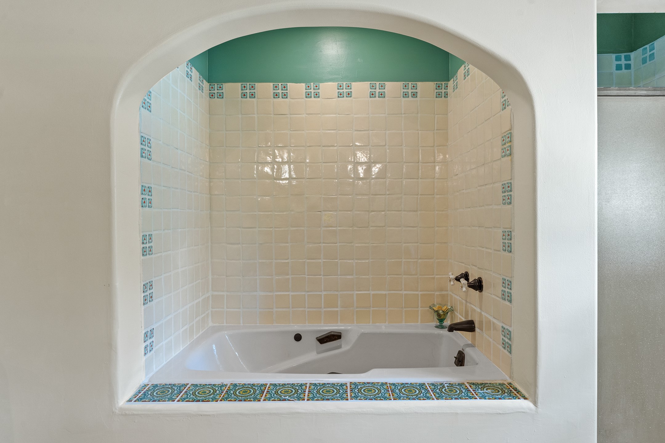 Santa Fe, New Mexico 87505, United States, 4 Bedrooms Bedrooms, ,4 BathroomsBathrooms,Residential,Active,194592