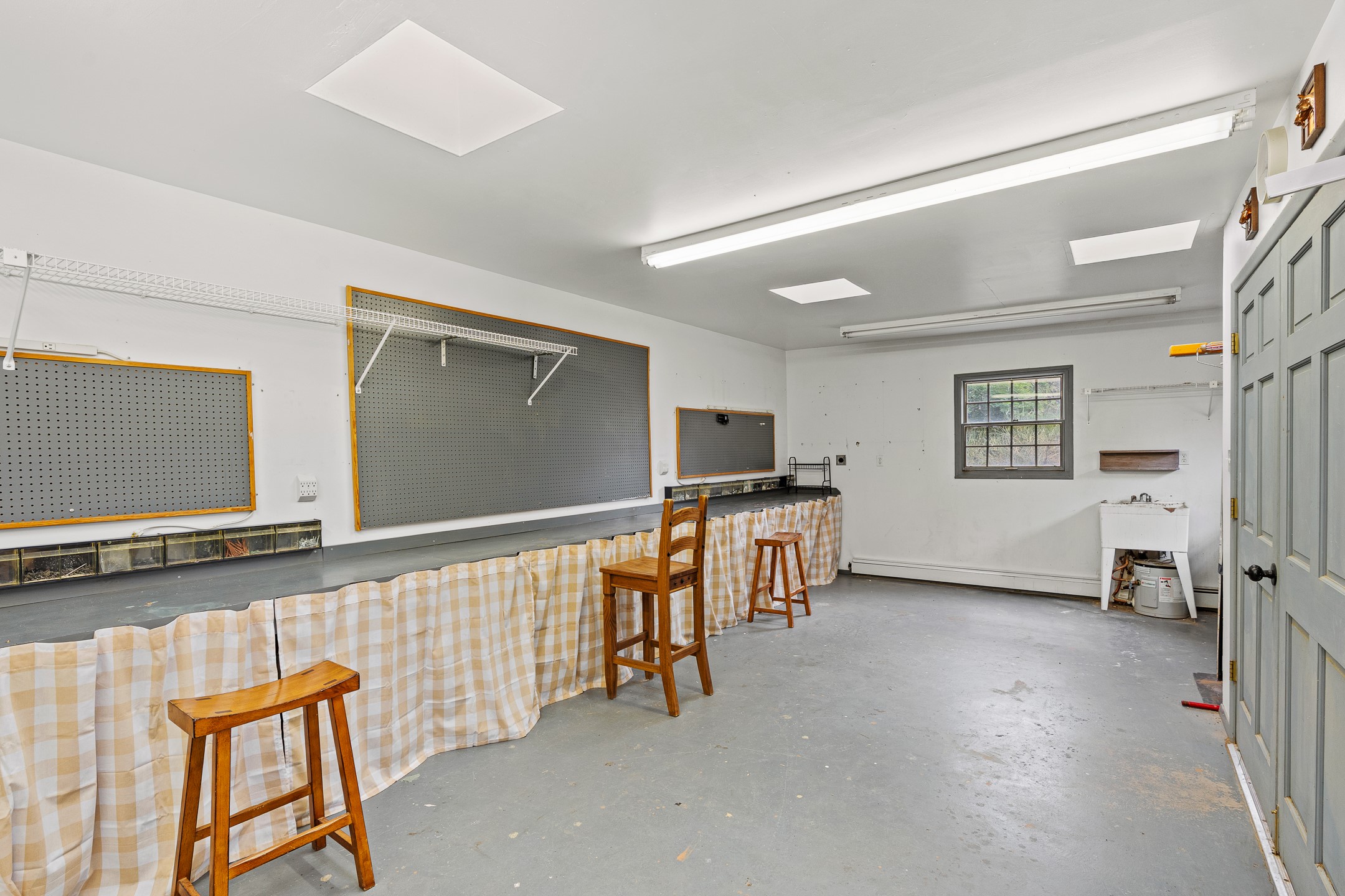 Santa Fe, New Mexico 87505, United States, 4 Bedrooms Bedrooms, ,4 BathroomsBathrooms,Residential,Active,194592