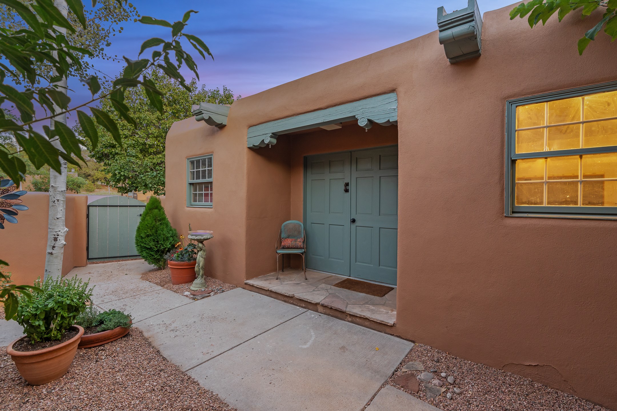 Santa Fe, New Mexico 87505, United States, 4 Bedrooms Bedrooms, ,4 BathroomsBathrooms,Residential,Active,194592