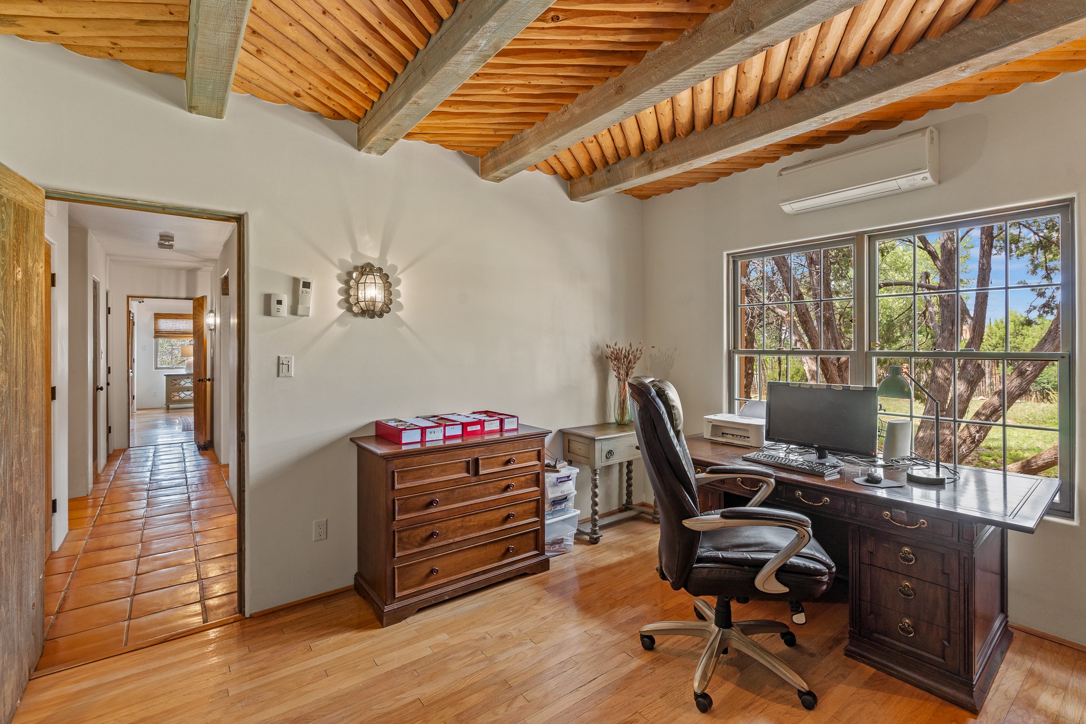 Santa Fe, New Mexico 87505, United States, 4 Bedrooms Bedrooms, ,4 BathroomsBathrooms,Residential,Active,194592