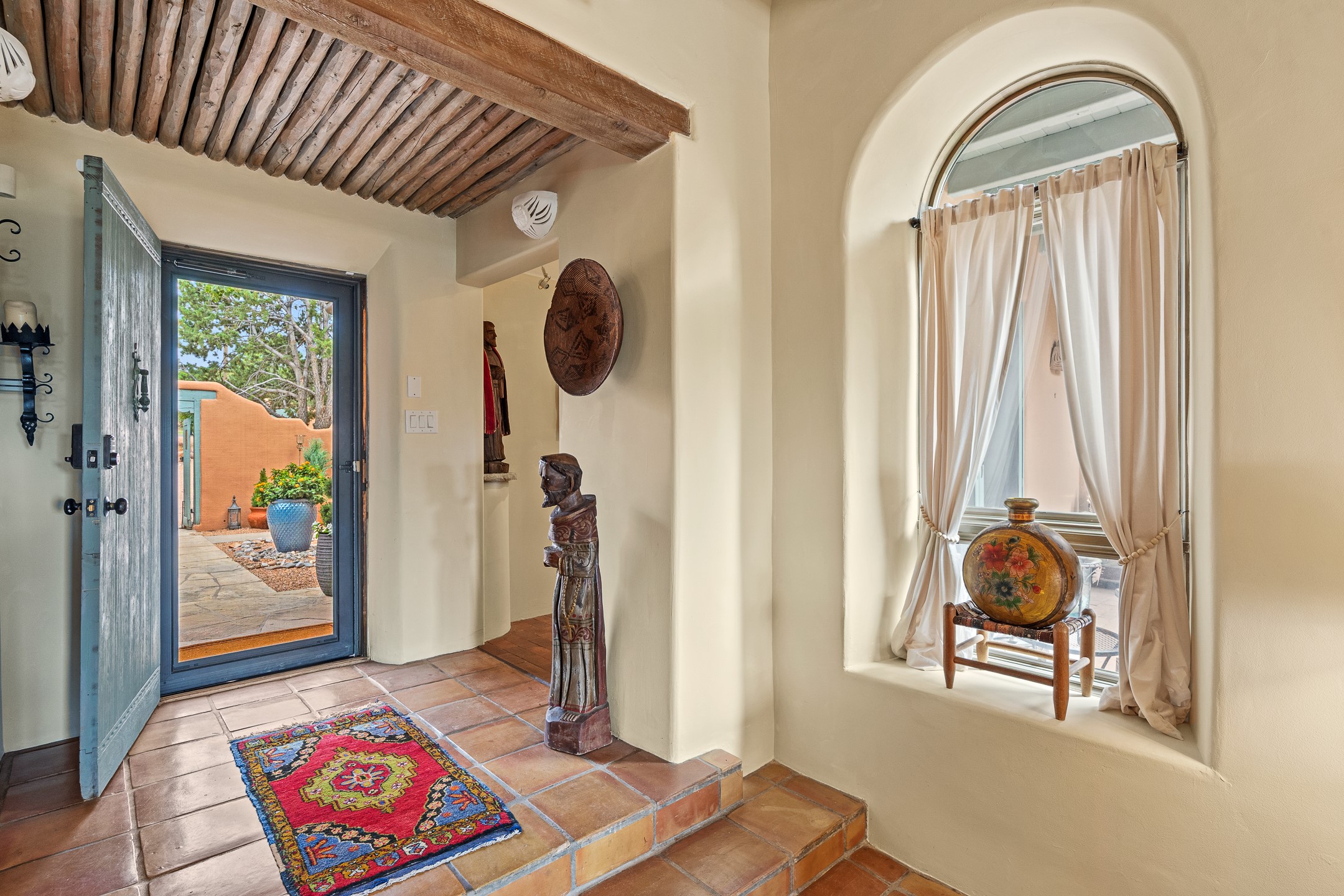 Santa Fe, New Mexico 87505, United States, 4 Bedrooms Bedrooms, ,4 BathroomsBathrooms,Residential,Active,194592