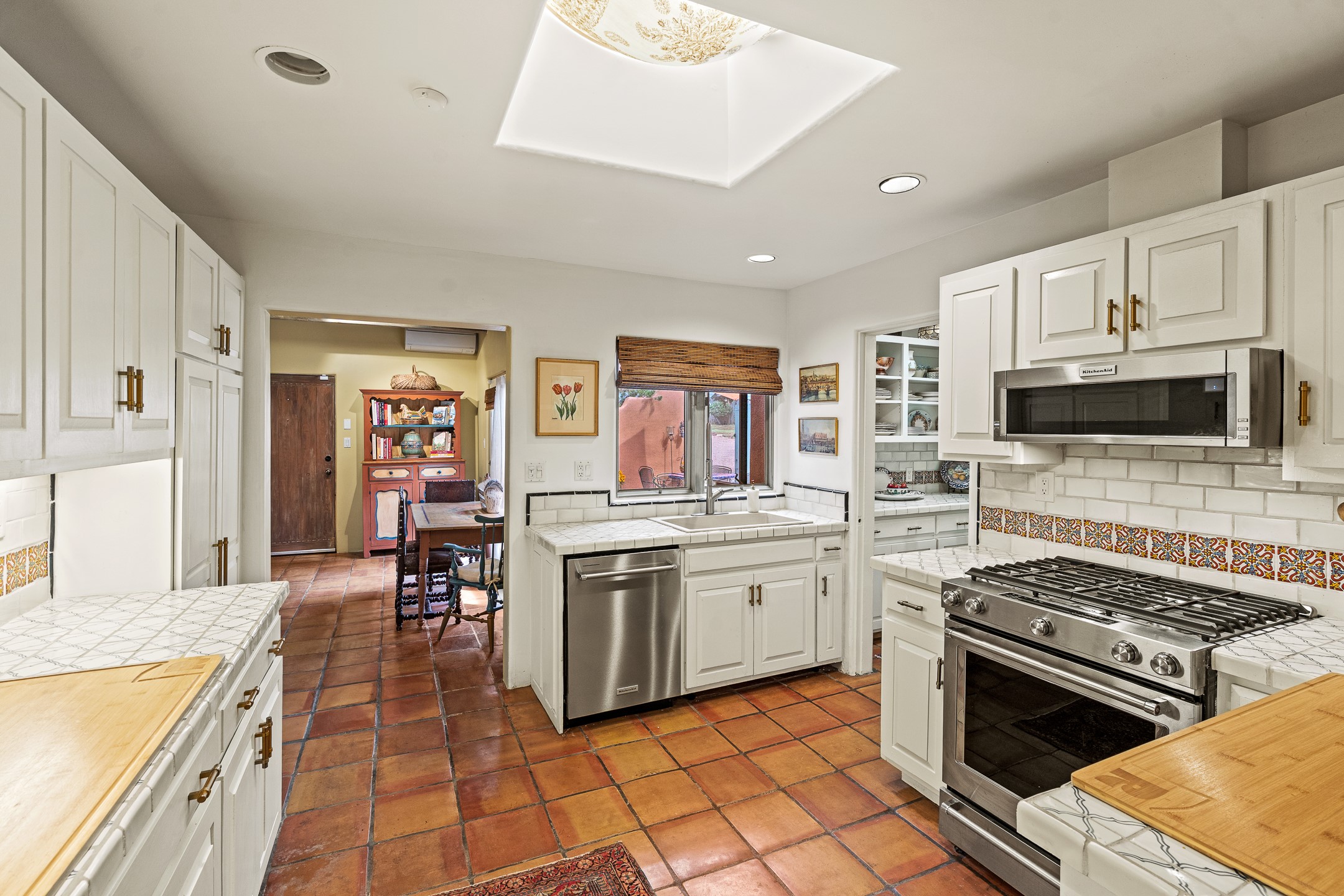 Santa Fe, New Mexico 87505, United States, 4 Bedrooms Bedrooms, ,4 BathroomsBathrooms,Residential,Active,194592