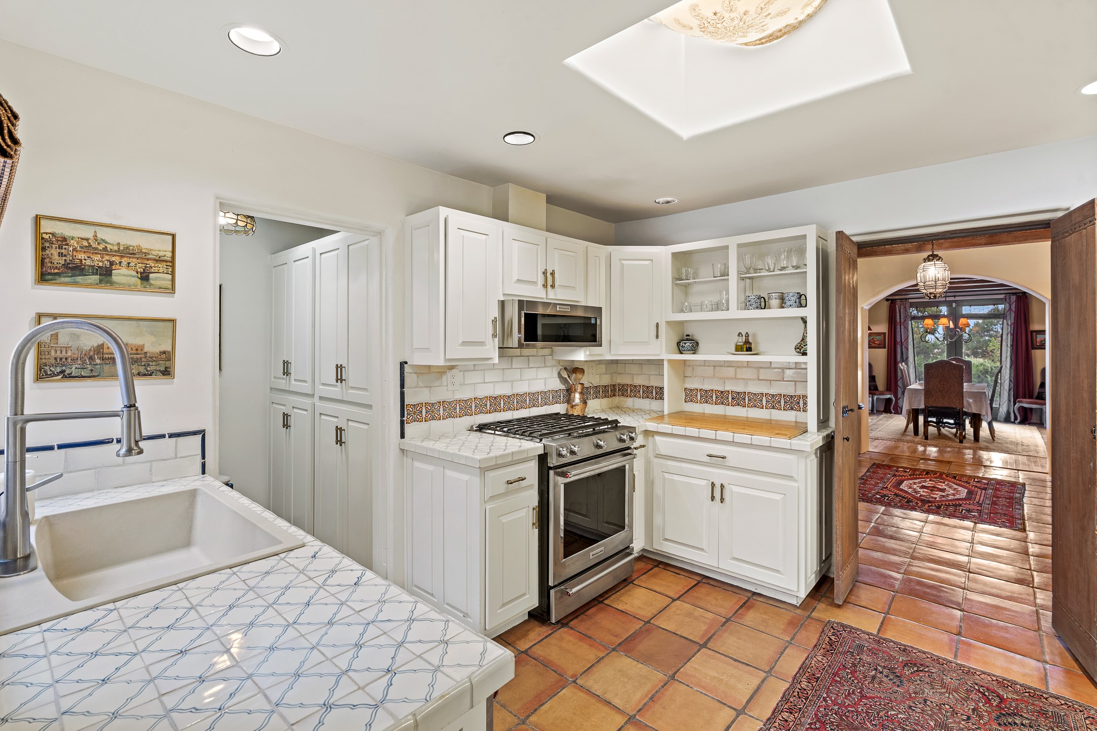 Santa Fe, New Mexico 87505, United States, 4 Bedrooms Bedrooms, ,4 BathroomsBathrooms,Residential,Active,194592