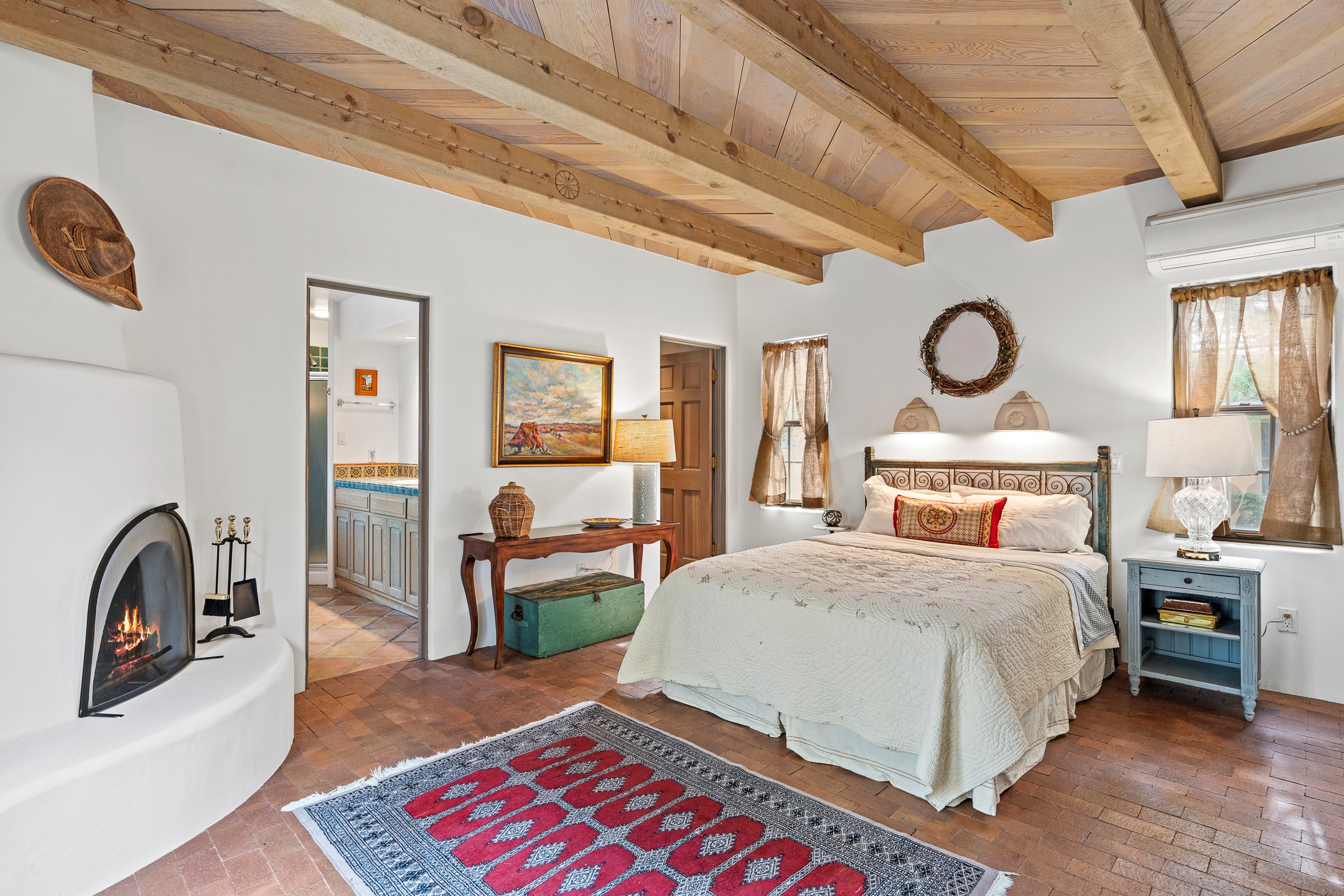 Santa Fe, New Mexico 87505, United States, 4 Bedrooms Bedrooms, ,4 BathroomsBathrooms,Residential,Active,194592