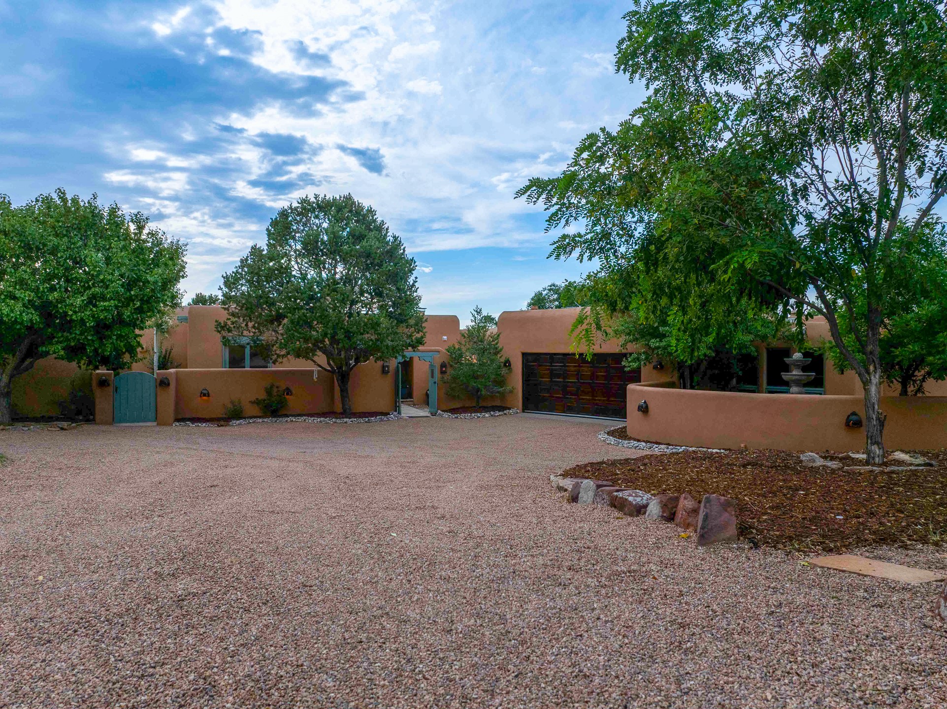 Santa Fe, New Mexico 87505, United States, 4 Bedrooms Bedrooms, ,4 BathroomsBathrooms,Residential,Active,194592