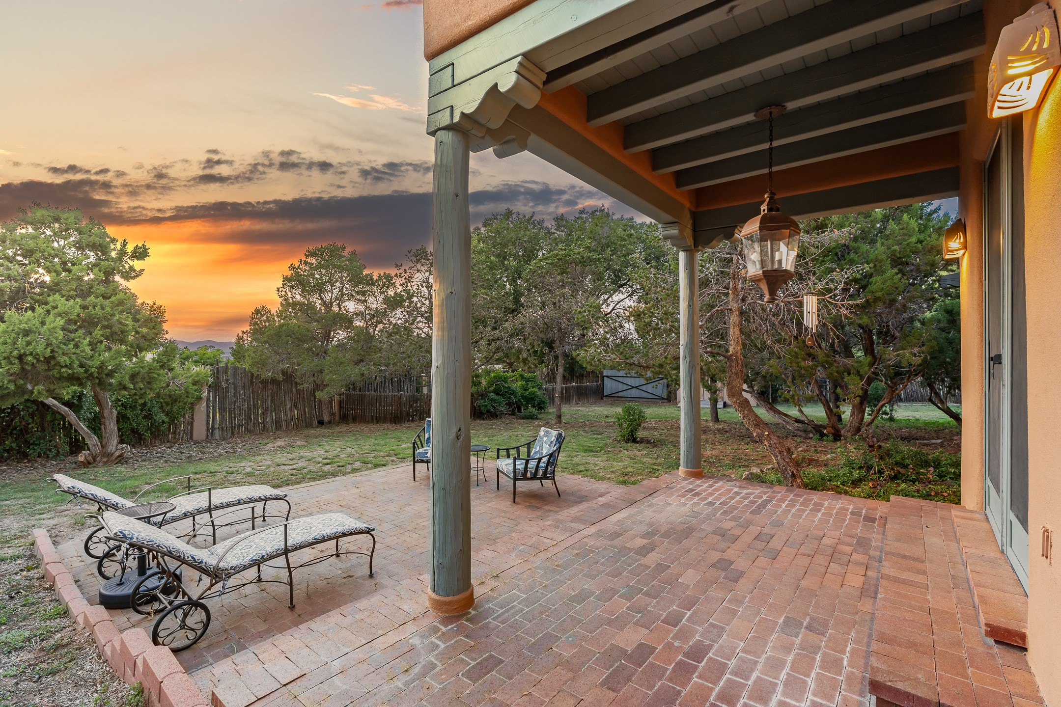 Santa Fe, New Mexico 87505, United States, 4 Bedrooms Bedrooms, ,4 BathroomsBathrooms,Residential,Active,194592