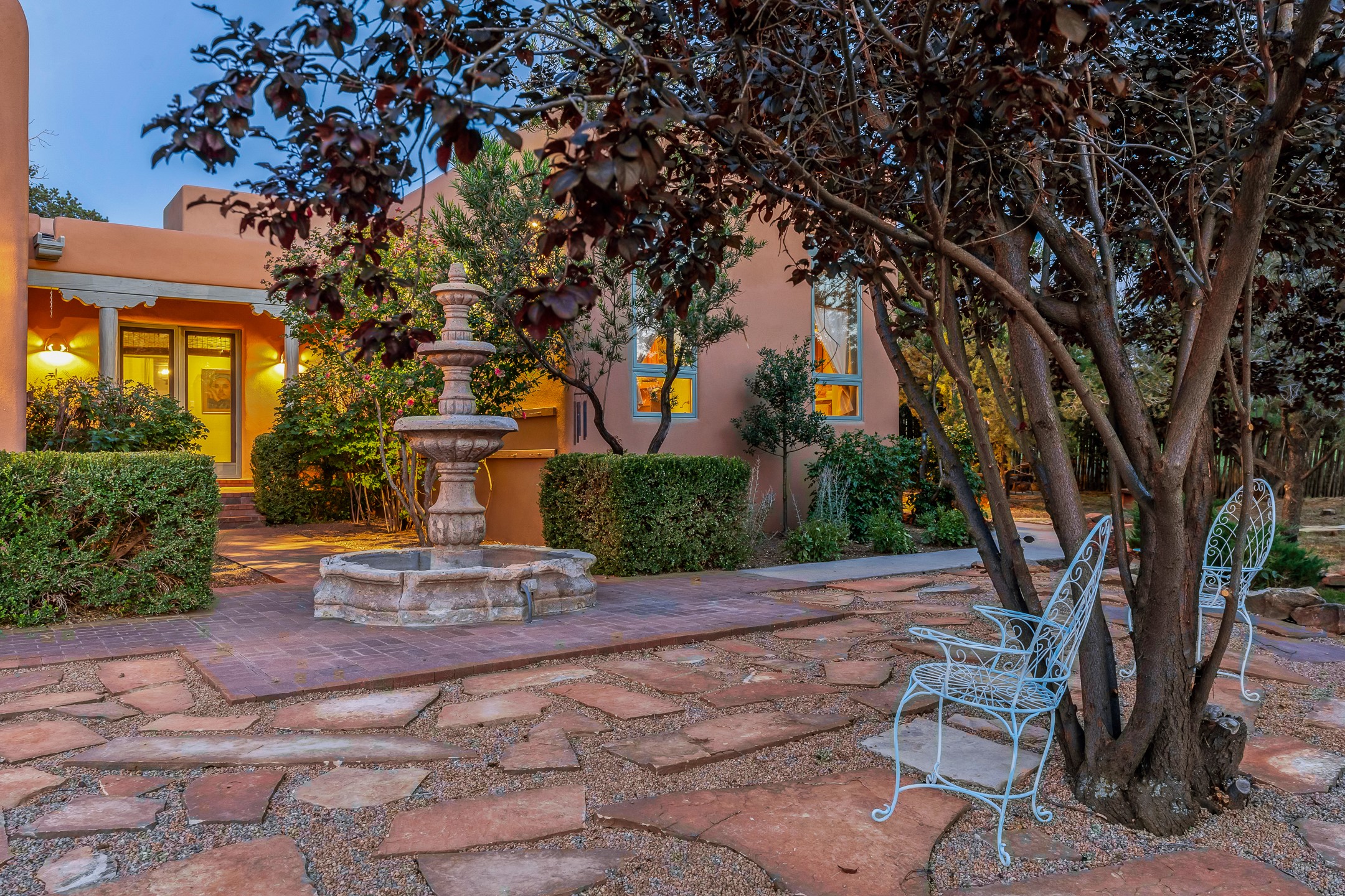 Santa Fe, New Mexico 87505, United States, 4 Bedrooms Bedrooms, ,4 BathroomsBathrooms,Residential,Active,194592