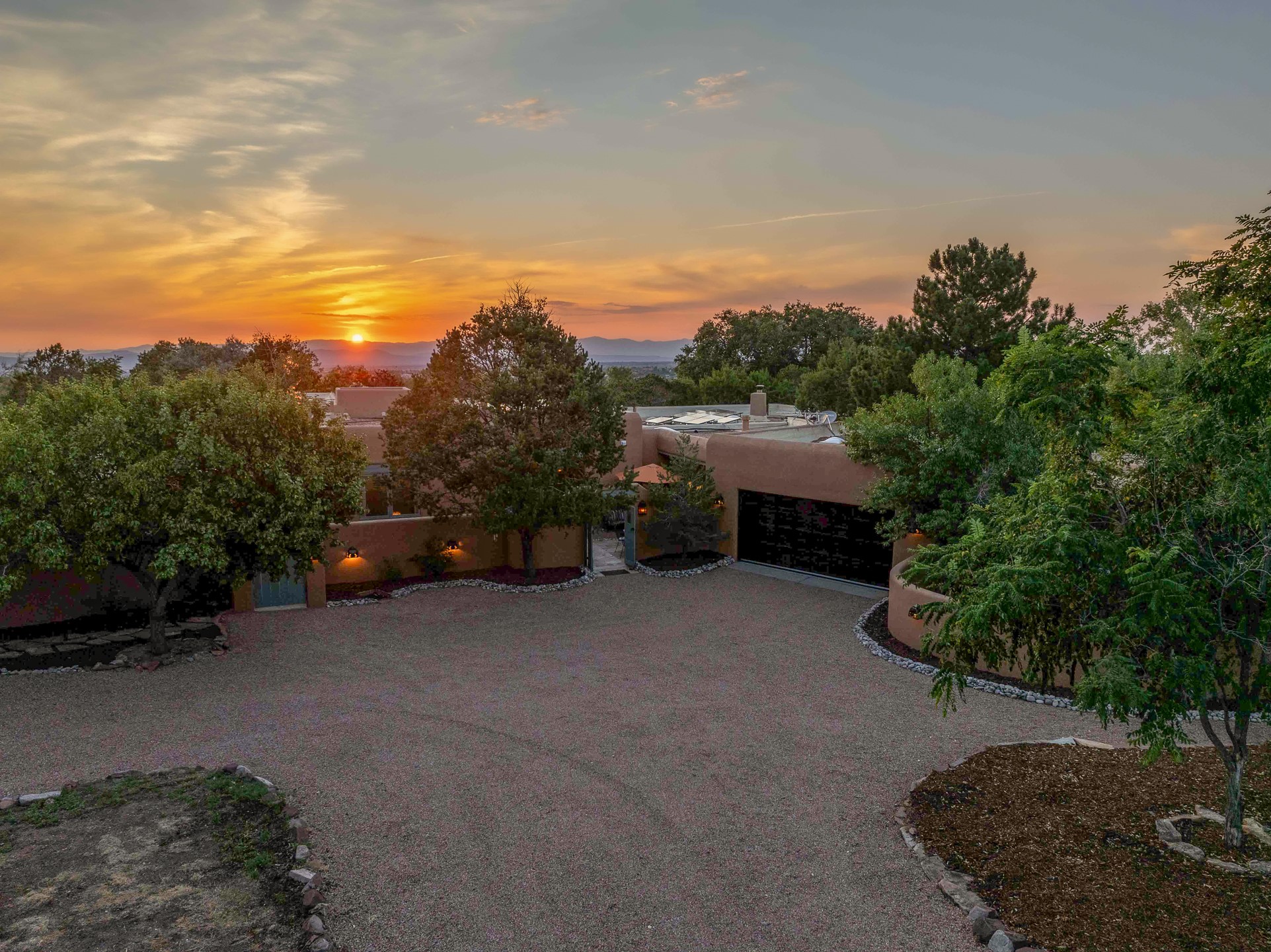 Santa Fe, New Mexico 87505, United States, 4 Bedrooms Bedrooms, ,4 BathroomsBathrooms,Residential,Active,194592