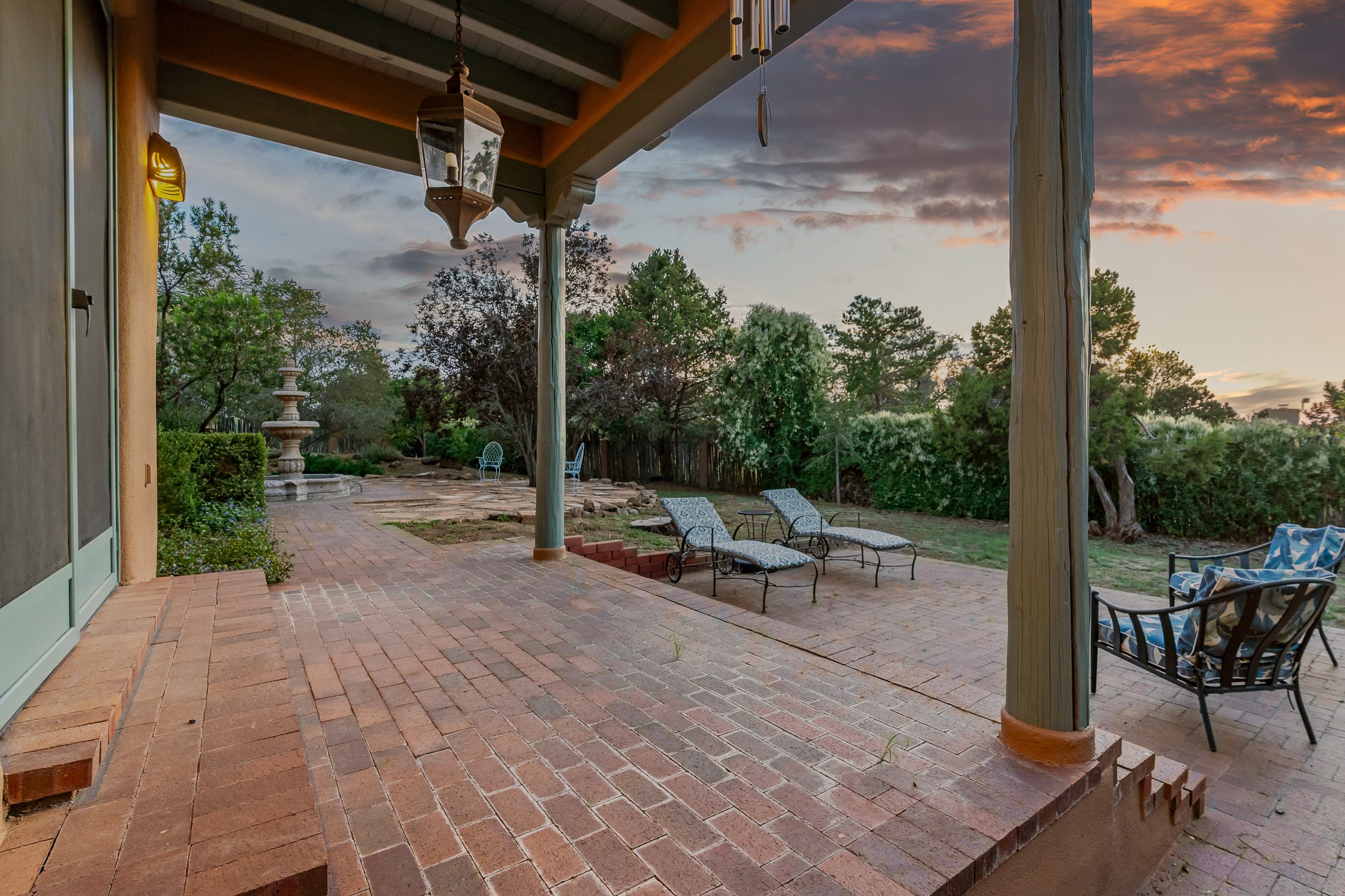 Santa Fe, New Mexico 87505, United States, 4 Bedrooms Bedrooms, ,4 BathroomsBathrooms,Residential,Active,194592