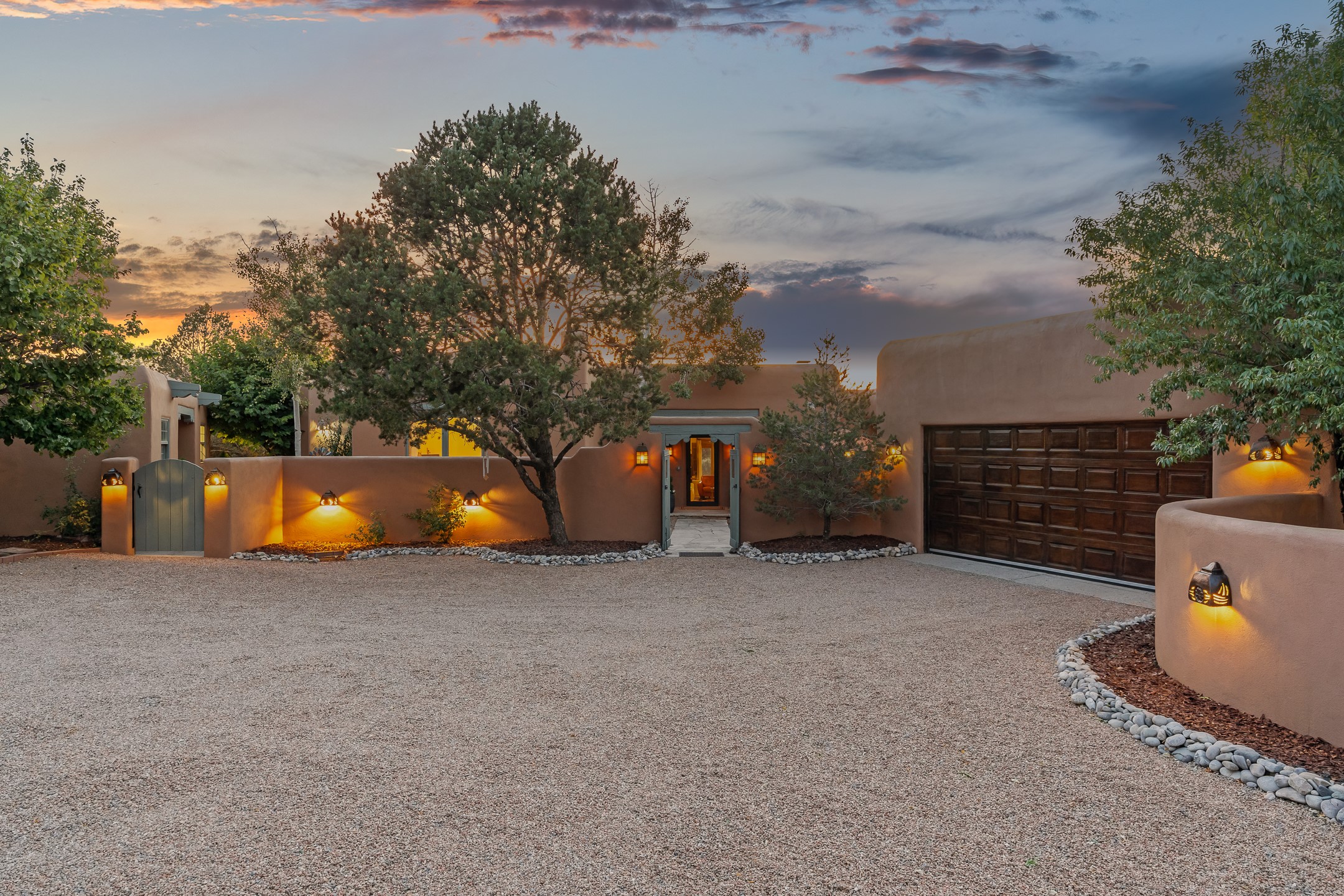 Santa Fe, New Mexico 87505, United States, 4 Bedrooms Bedrooms, ,4 BathroomsBathrooms,Residential,Active,194592