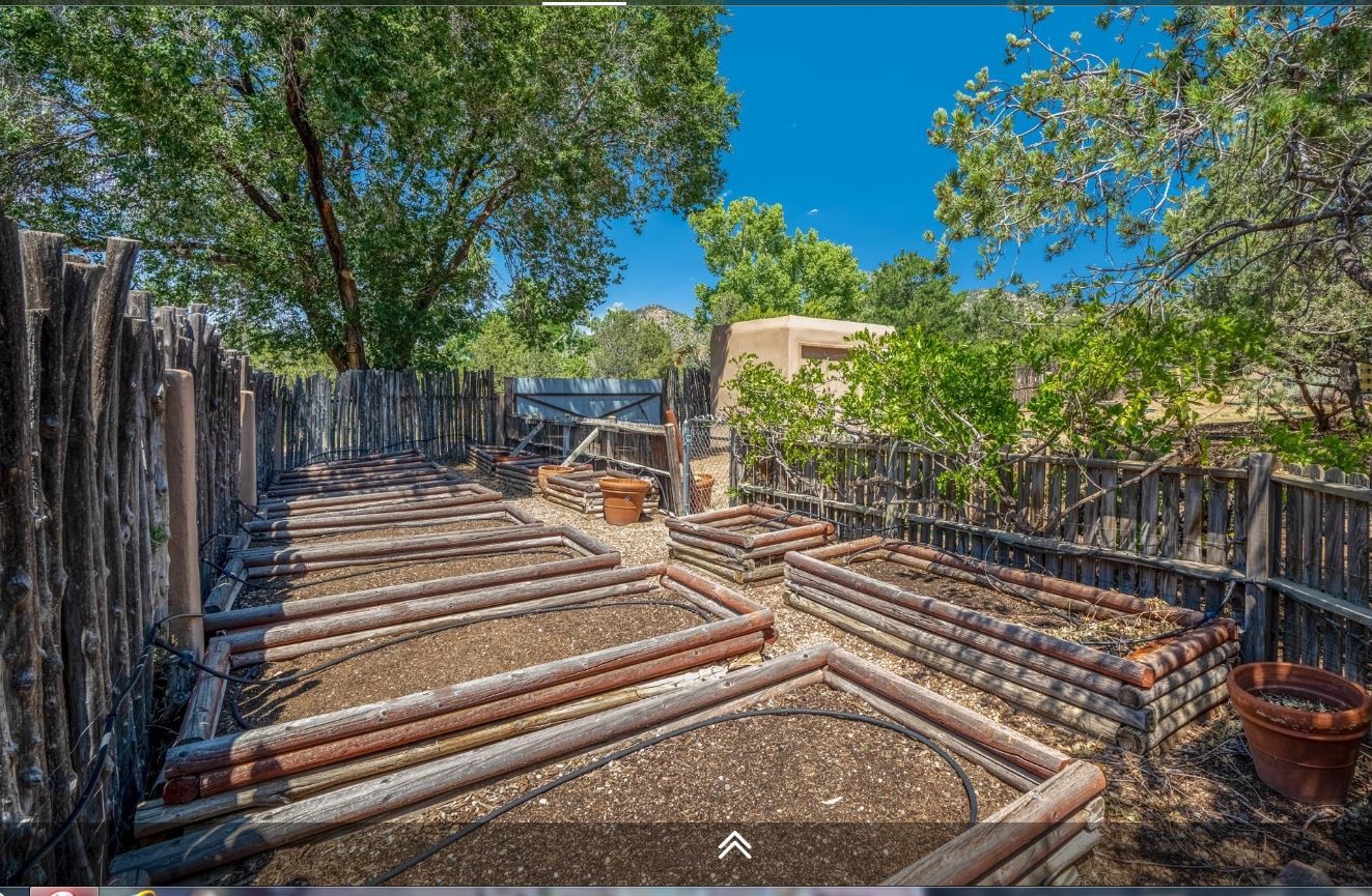 Santa Fe, New Mexico 87505, United States, 4 Bedrooms Bedrooms, ,4 BathroomsBathrooms,Residential,Active,194592