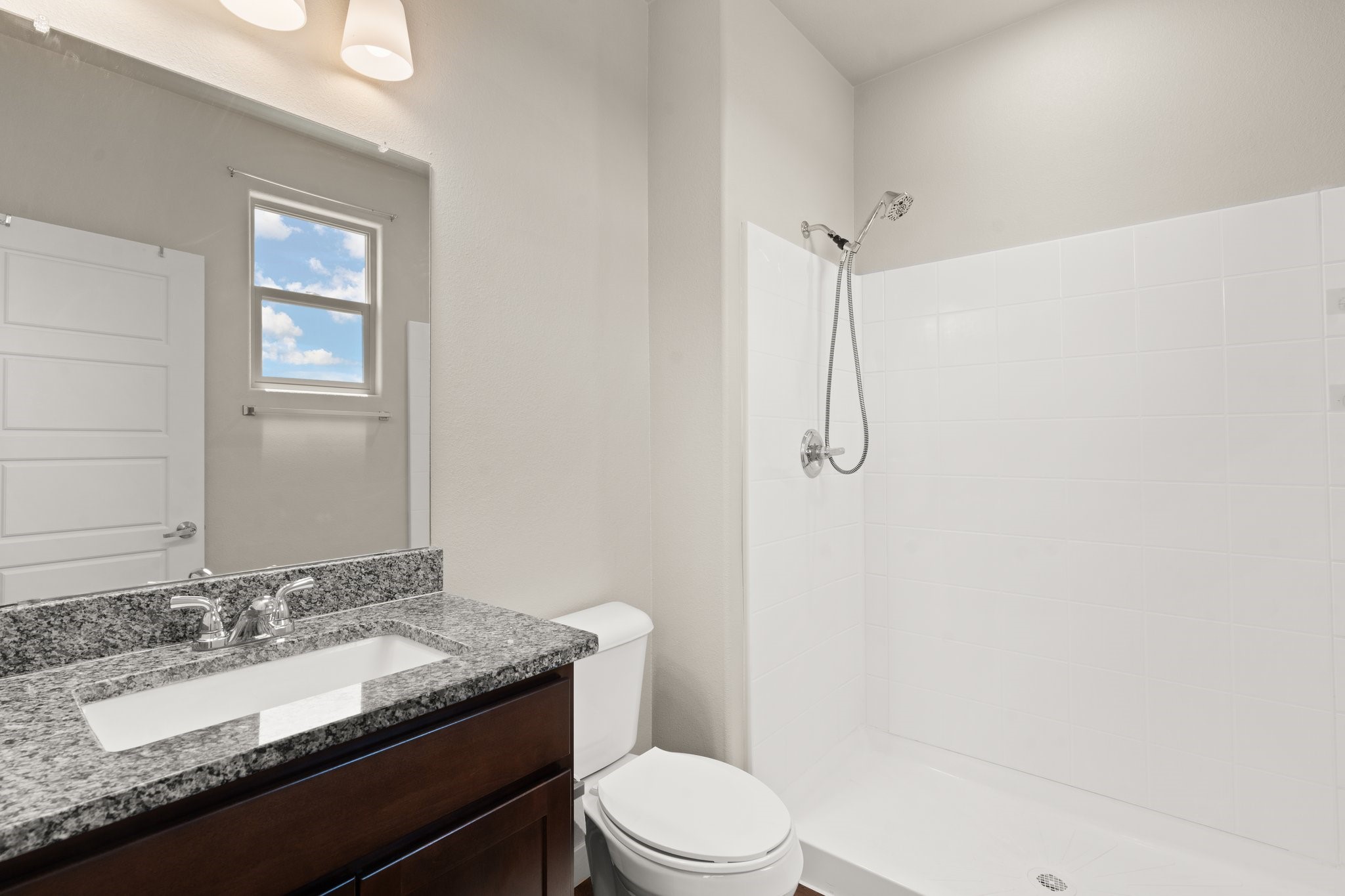 Santa Fe, New Mexico 87507, United States, 3 Bedrooms Bedrooms, ,3 BathroomsBathrooms,Residential,Pending,49866