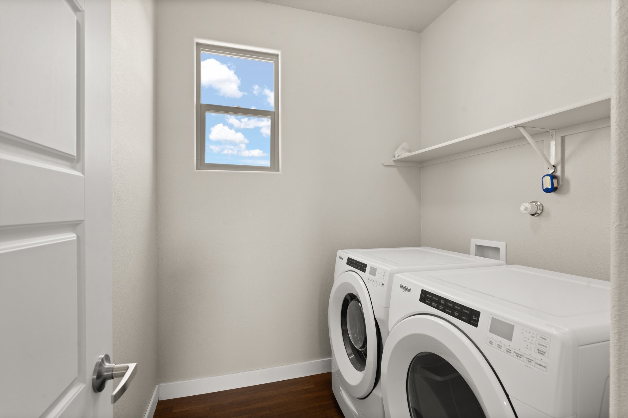 Santa Fe, New Mexico 87507, United States, 3 Bedrooms Bedrooms, ,3 BathroomsBathrooms,Residential,Pending,49866