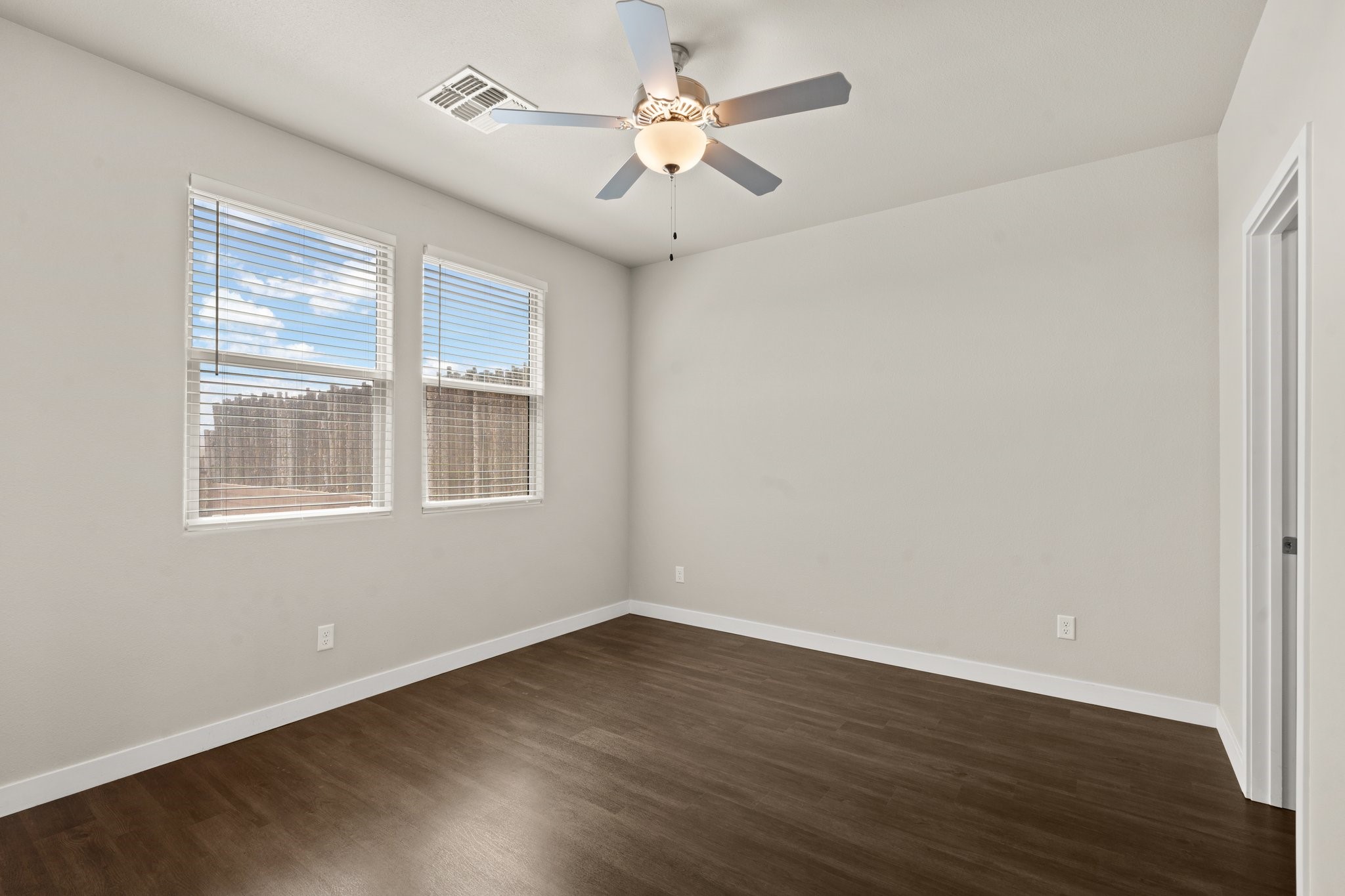 Santa Fe, New Mexico 87507, United States, 3 Bedrooms Bedrooms, ,3 BathroomsBathrooms,Residential,Pending,49866