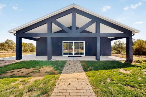 Homes For Sale - 19 Eastview Lane<br/> Stanley, NM 87056