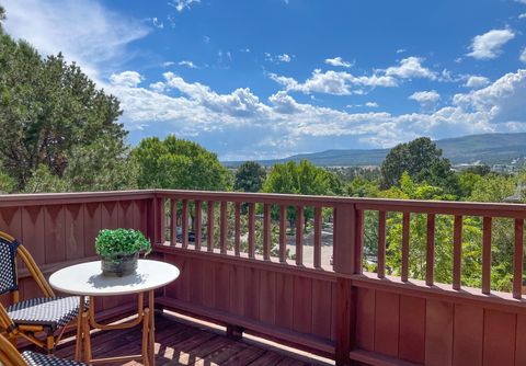 10 Loma Vista, Los Alamos, NM 87544 - #: 202504986