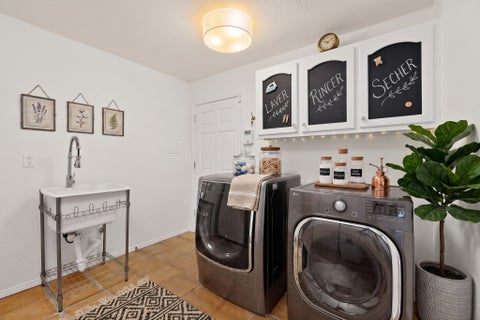 Tiny photo for 39 Cuesta Road, Santa Fe, NM 87508 (MLS # 202602657)