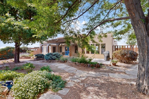 Tiny photo for 39 Cuesta Road, Santa Fe, NM 87508 (MLS # 202602657)
