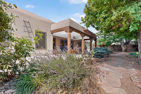 Tiny photo for 39 Cuesta Road, Santa Fe, NM 87508 (MLS # 202602657)