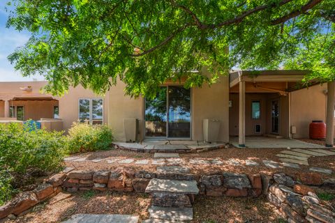 Tiny photo for 3 Ladera Place PL, Santa Fe, NM 87508 (MLS # 202602980)