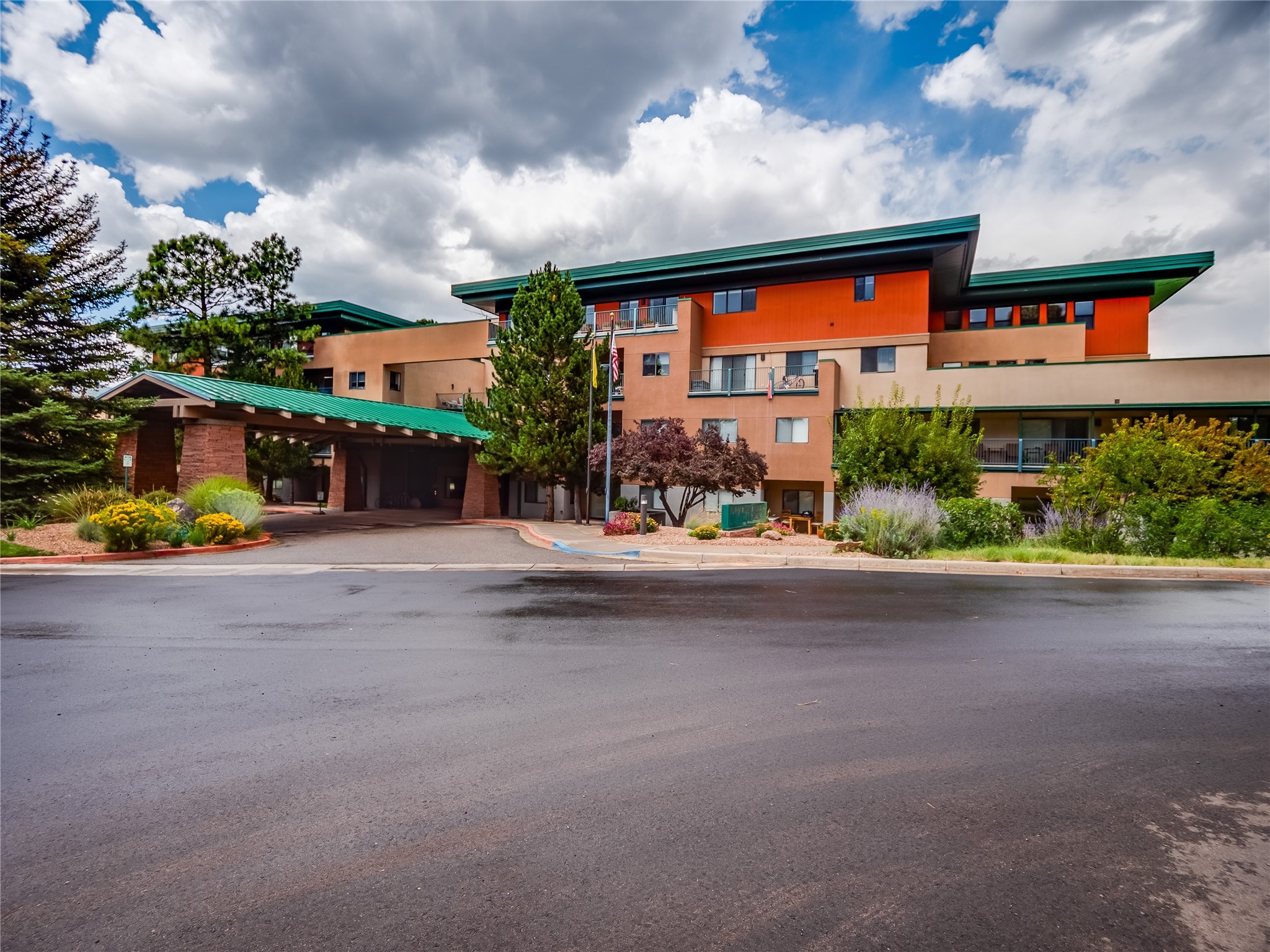 1001 Oppenheimer Place Drive #408, Los Alamos, New Mexico image 1