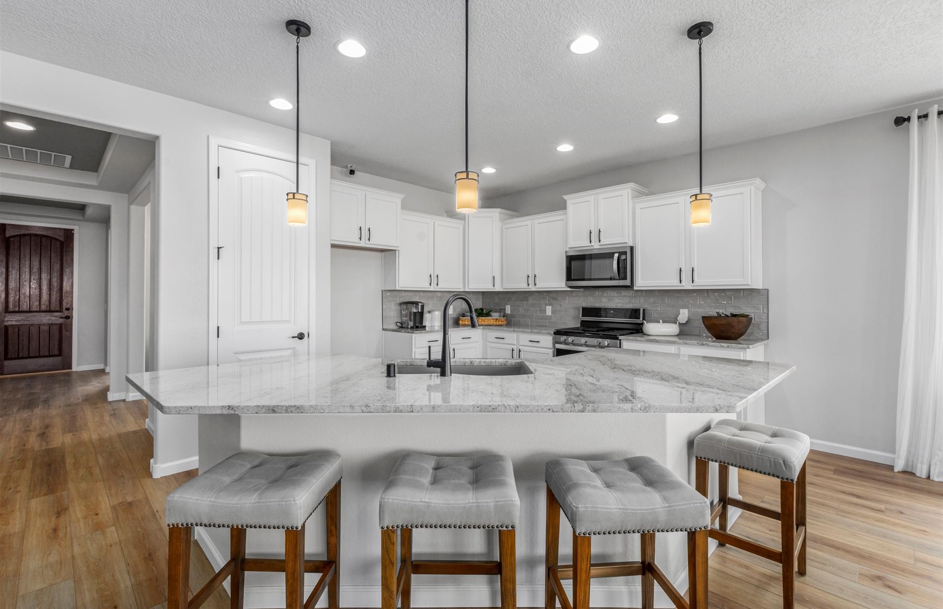 66 Mountaingem Loop, Santa Fe, New Mexico image 3