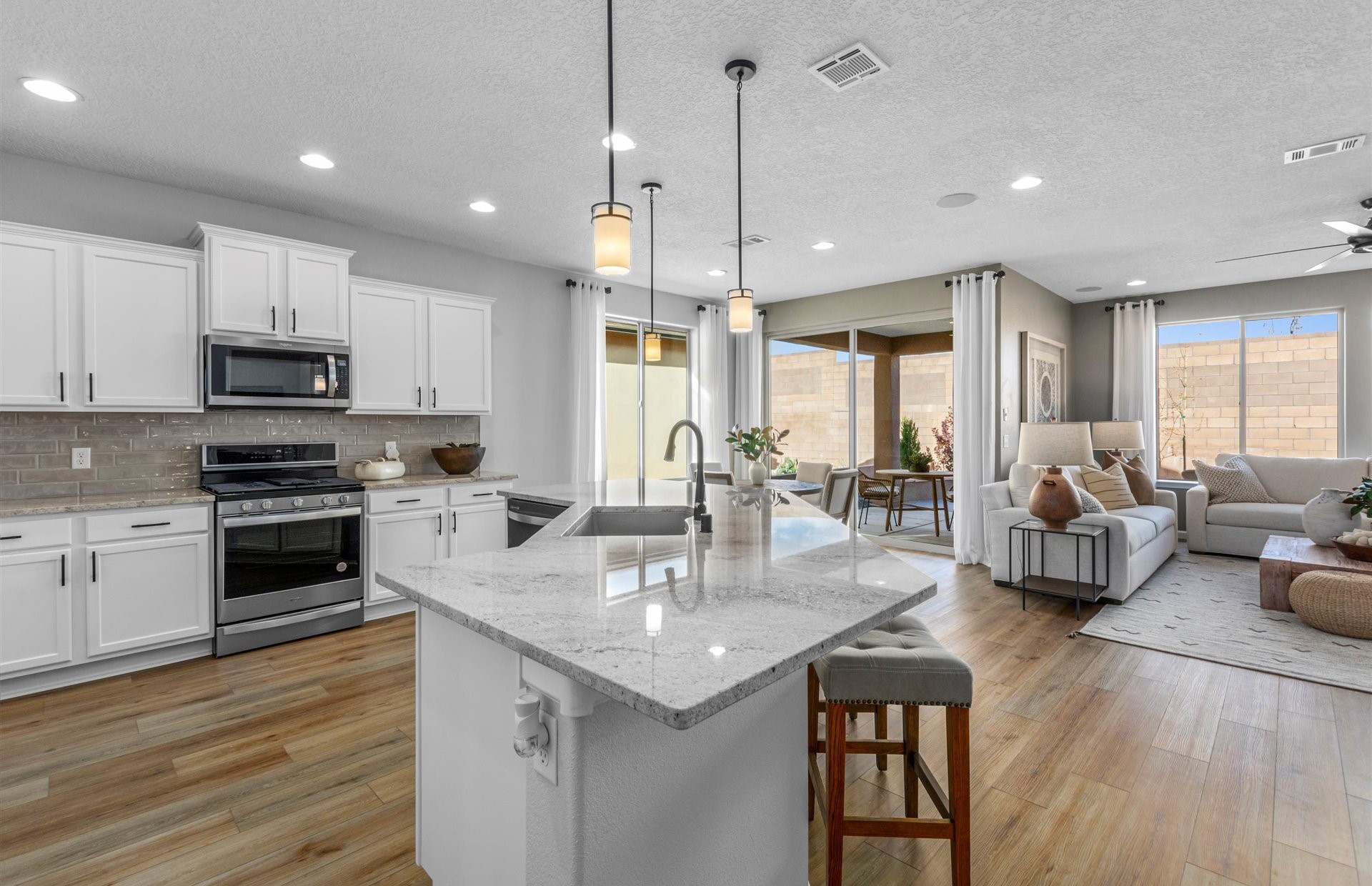 66 Mountaingem Loop, Santa Fe, New Mexico image 2