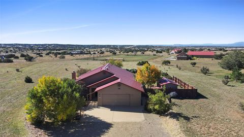 Photo of 112 La Paz Loop Loop, Santa Fe, NM 87508 (MLS # 202504497)