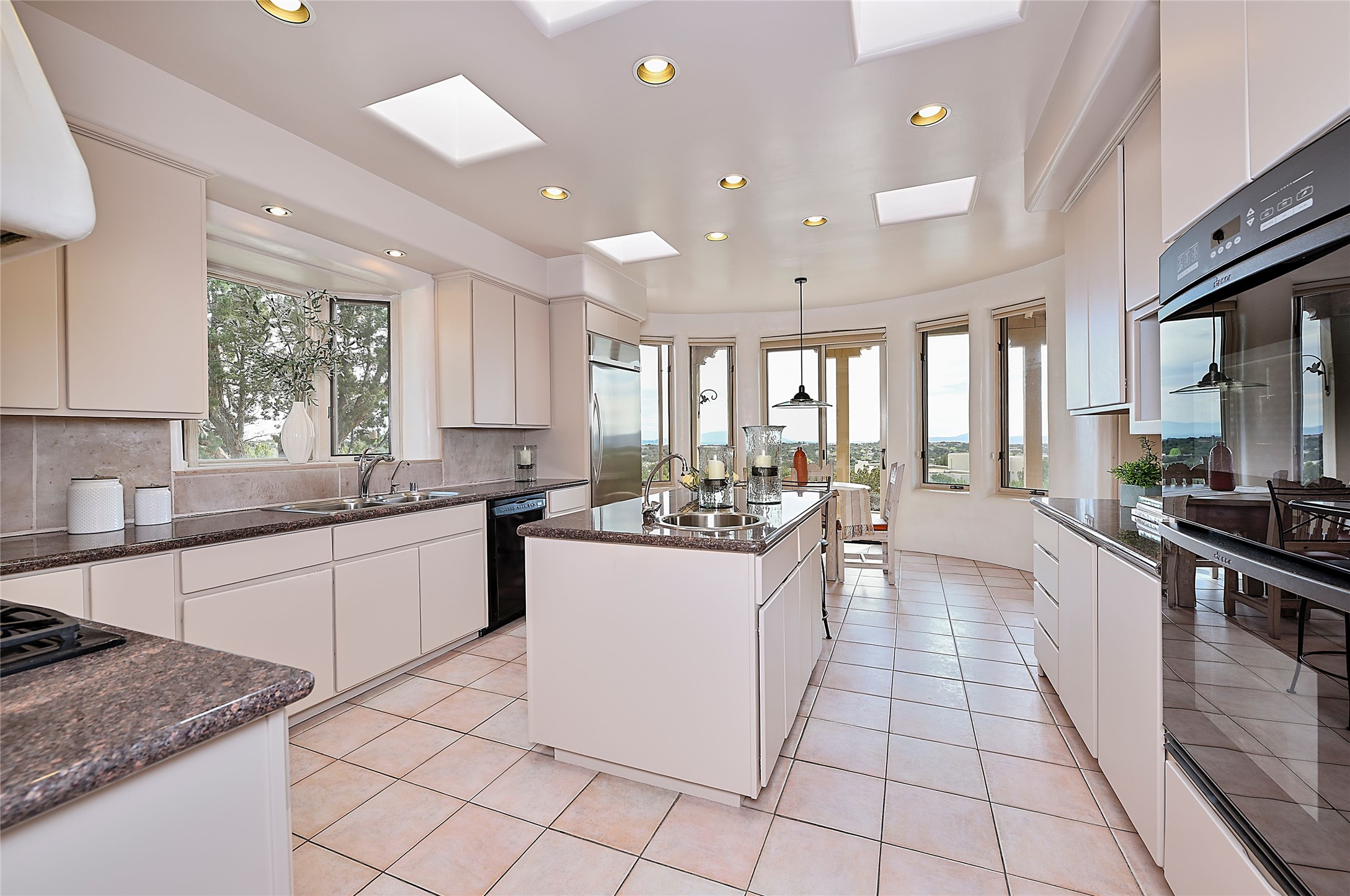 3173 Vista Sandia, Santa Fe, New Mexico image 8